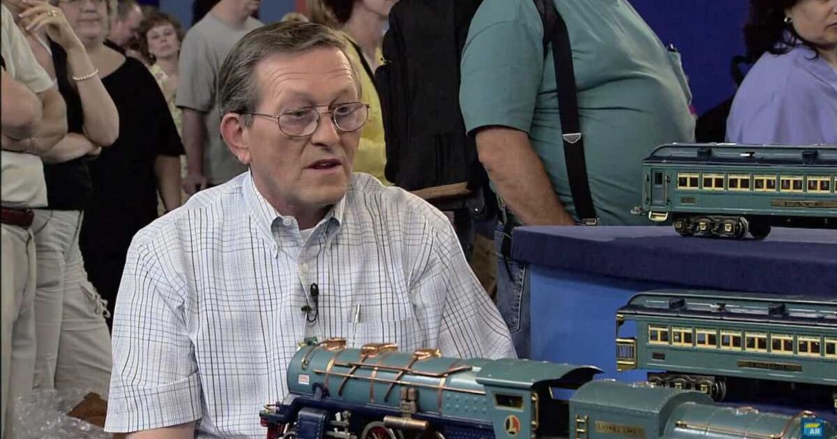 Antiques Roadshow guest splutters after hearing | TV Shows