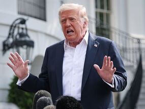 CNN host halts show to deliver breaking Epstein news | Latest US News