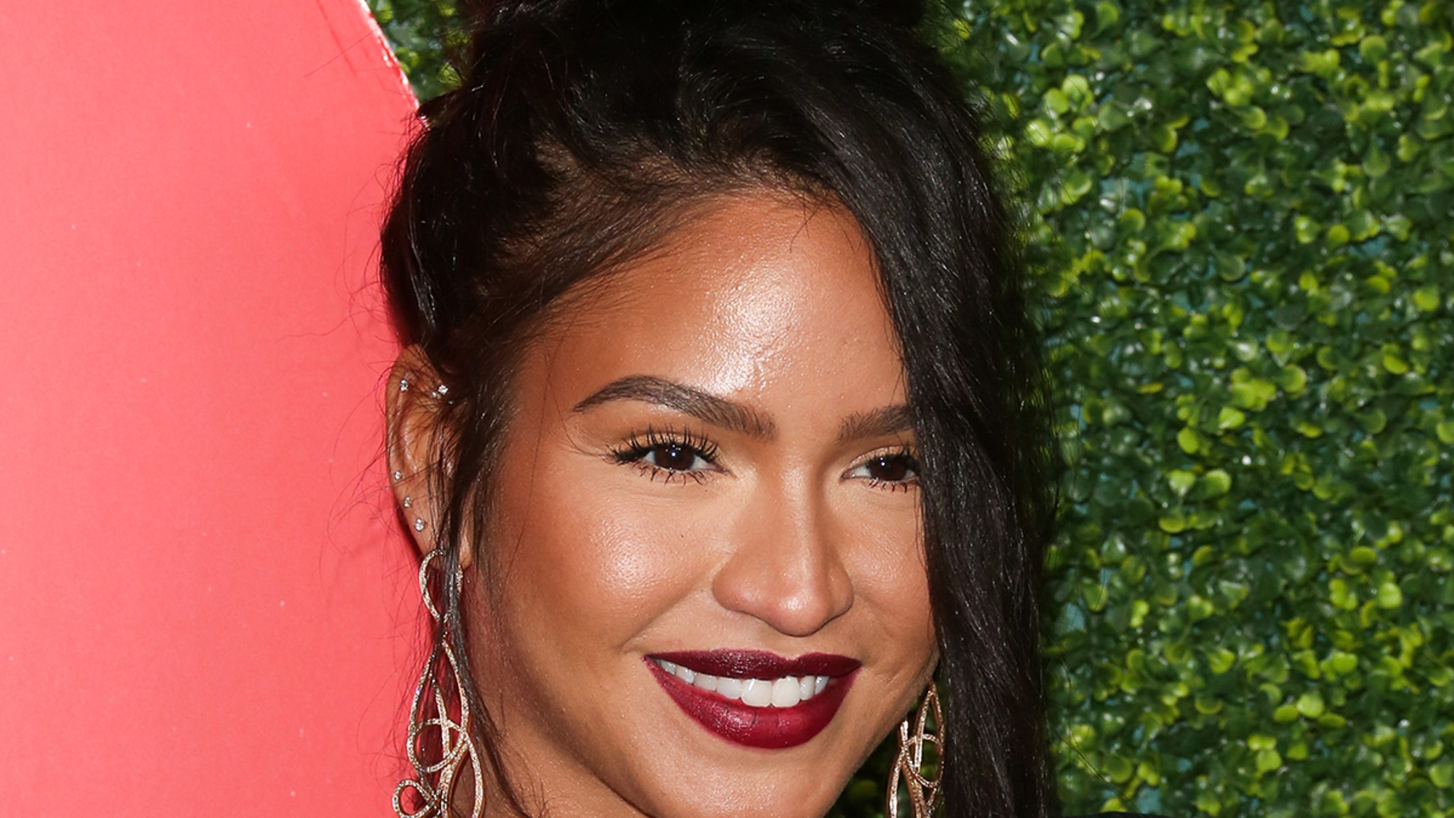 Cassie Posts for First Time Since Giving Birth,