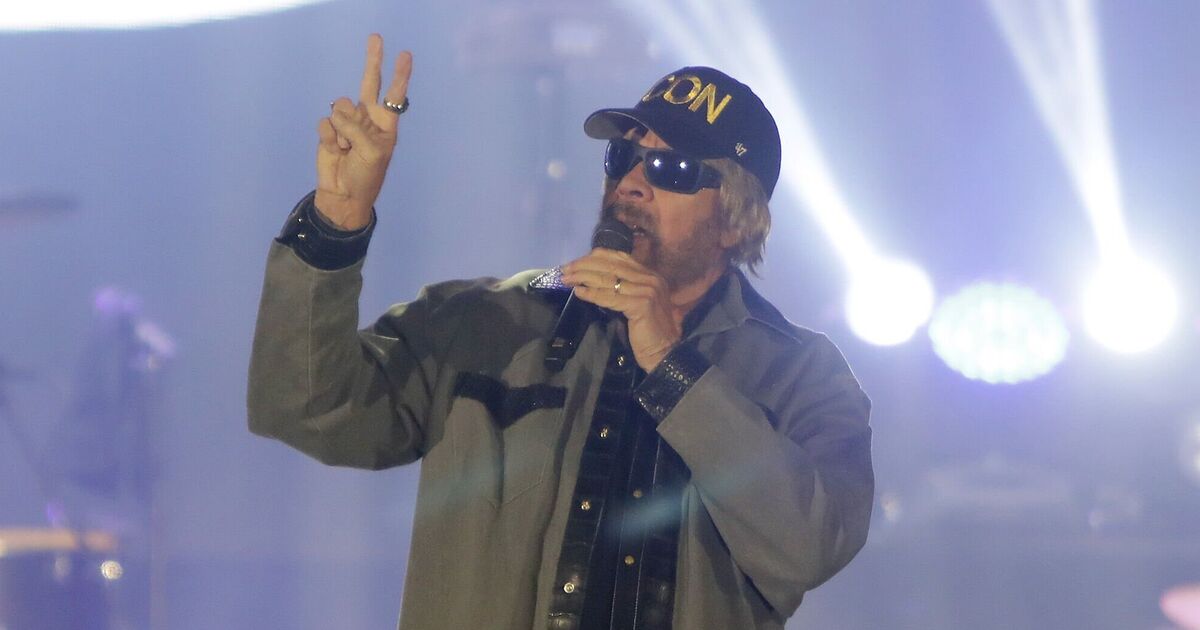 Country icon cancels shows after emergency health scare | Music News