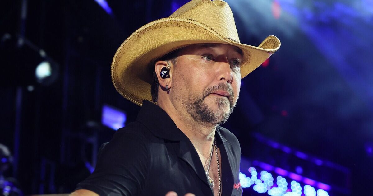 Country singer's six-year-old daughter rushed to urgent | Music News