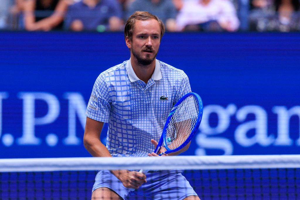 Daniil Medvedev vs. Benjamin Bonzi odds, | Sports News