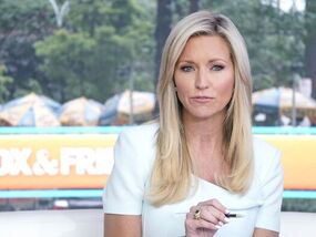 Fox News anchor abruptly interrupts interview for major | Latest US News