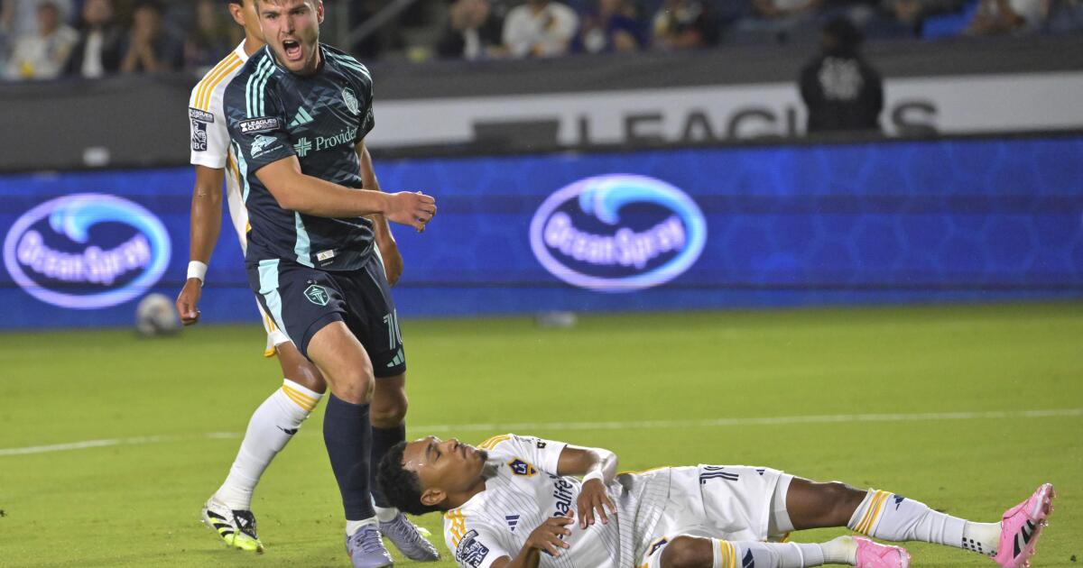 Galaxy shut out by Seattle in semifinals of