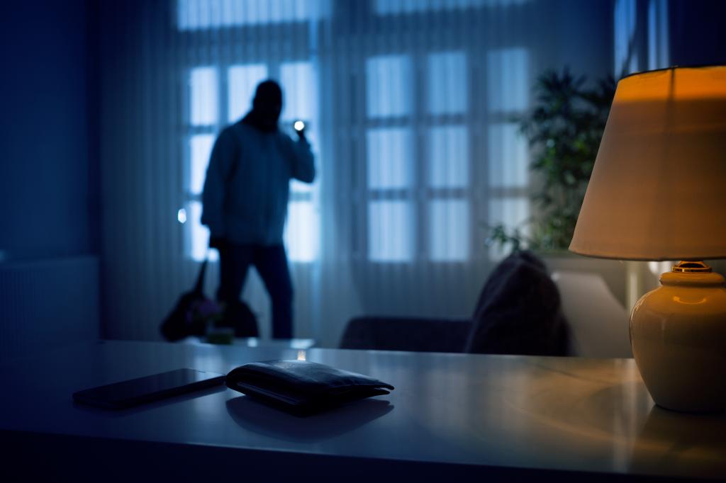 I suspect my new friend of robbing me while I was | Lifestyle News