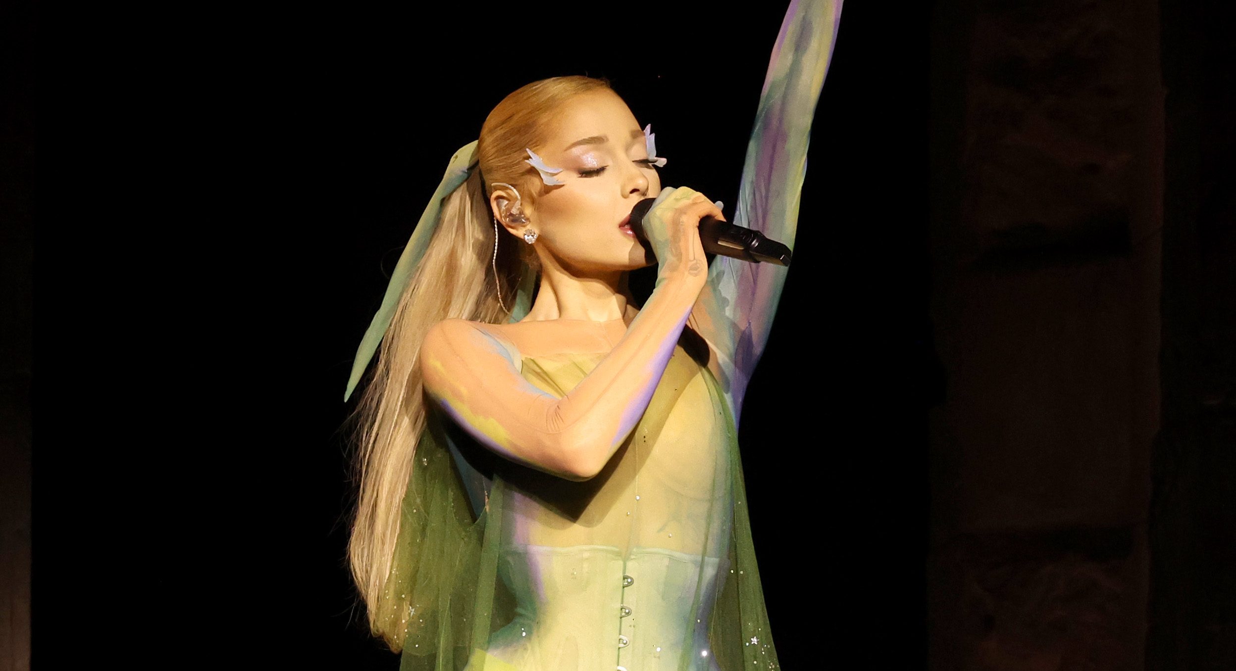 Is Ariana Grande Going on Tour? Updates on | Gossip Wire