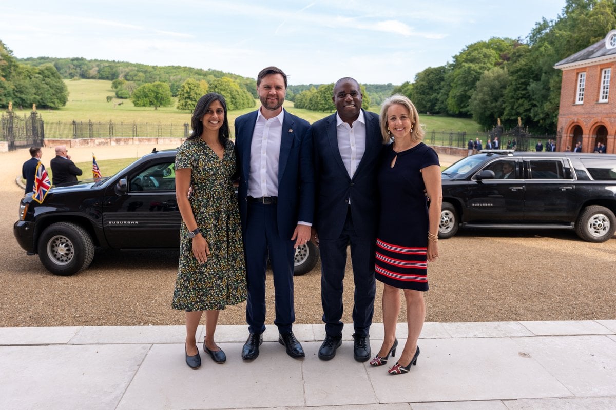 JD Vance Meets UK Foreign Secretary David Lammy | Gossip Wire News