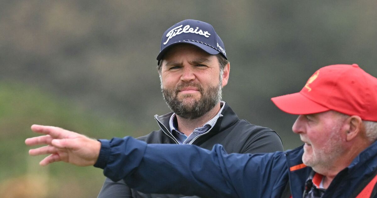 JD Vance's four-putt goes viral in humbling moment | Golf News