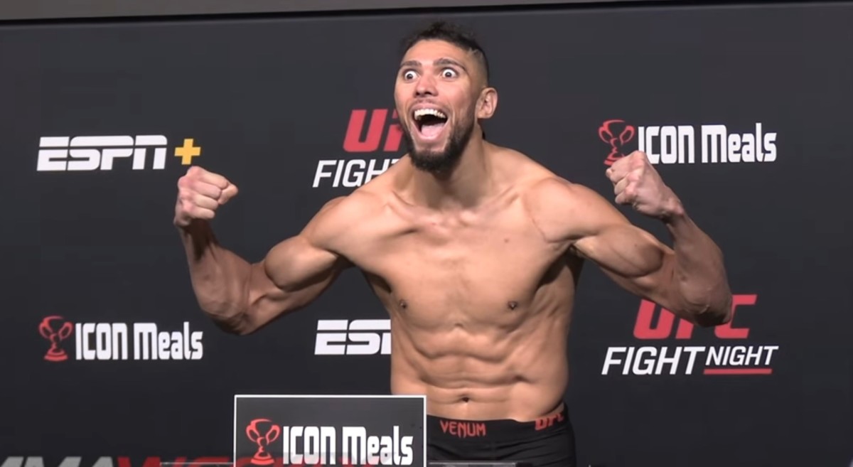 Johnny Walker stops Zhang Mingyang in UFC Shanghai