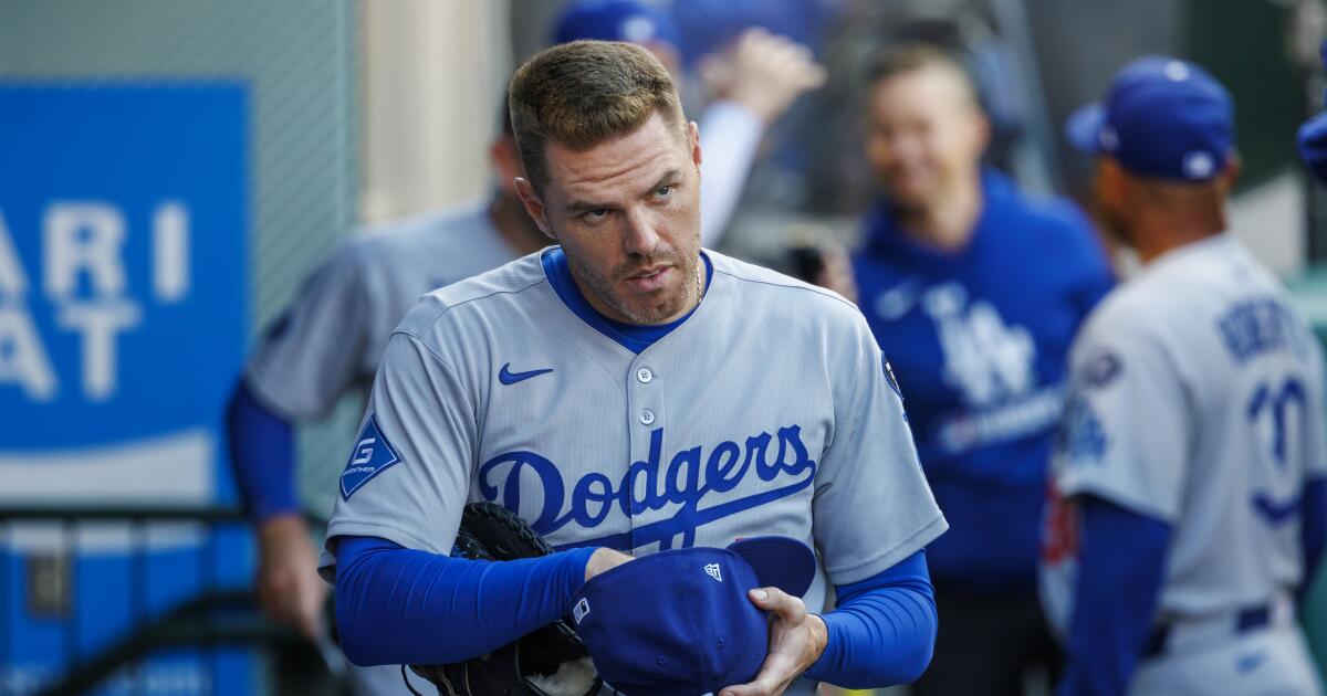 Letters to Sports: Dodgers can't hit, can't pitch,