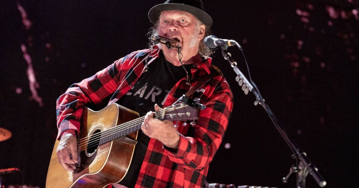 Neil Young slams Donald Trump over 'fascist rules' in | Music News
