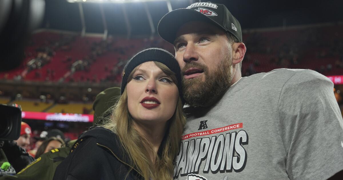 Taylor Swift on Travis Kelce's podcast? Swifties
