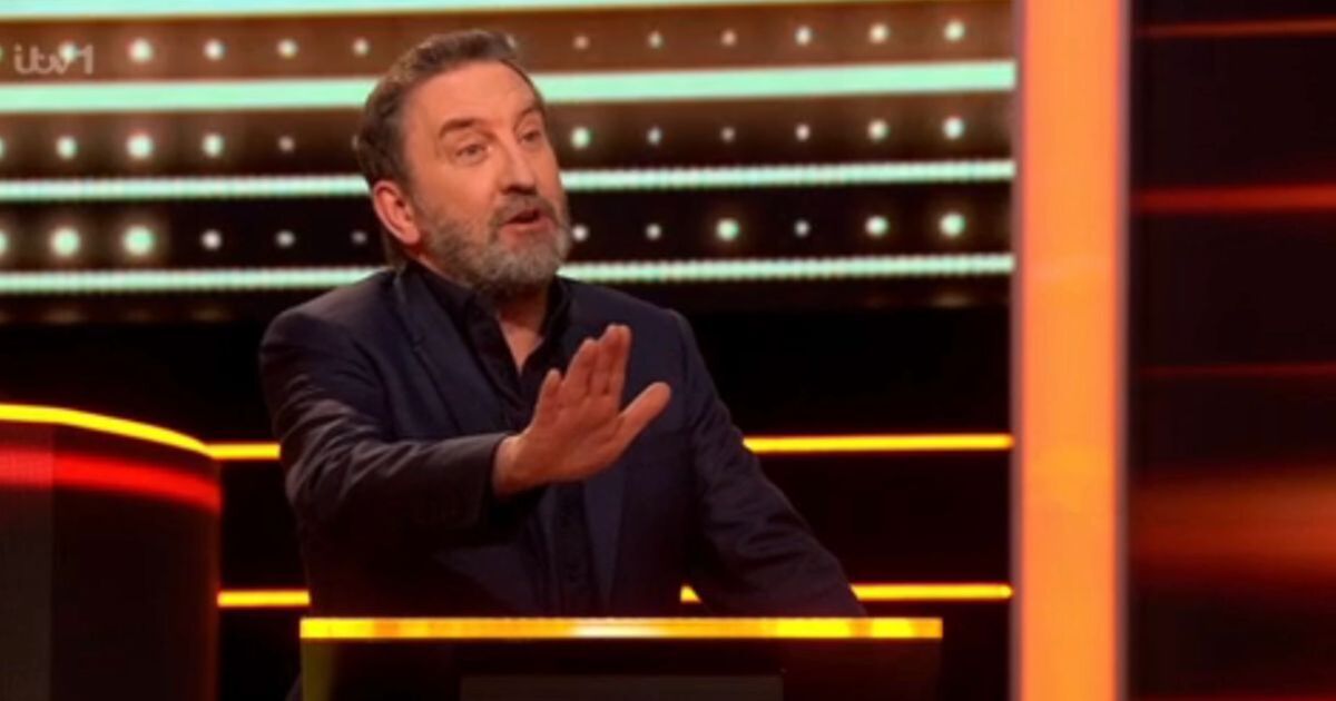 The 1% Club host Lee Mack forced to apologise after | UK News