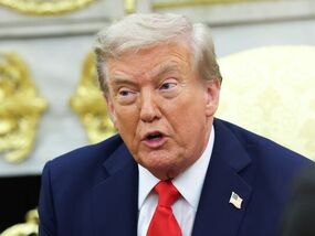 Trump ditches MAGA hat as he makes bold statement with | Latest US News