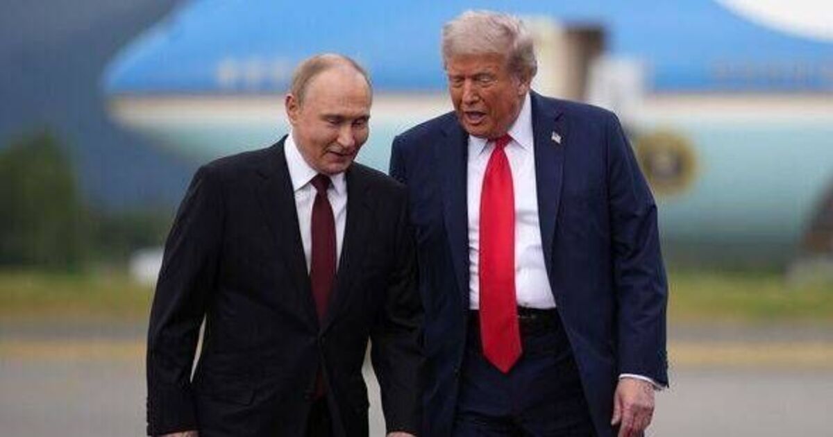 Trump posts 'provocative' Putin photo after | Political News