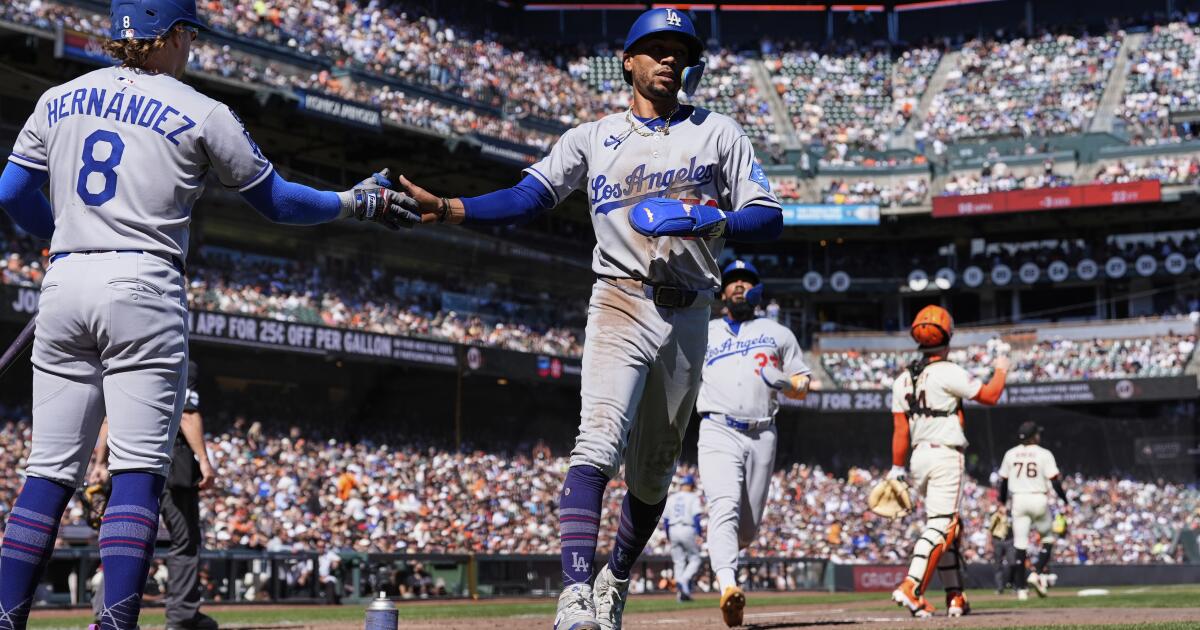 Another offensive outburst carries Dodgers to