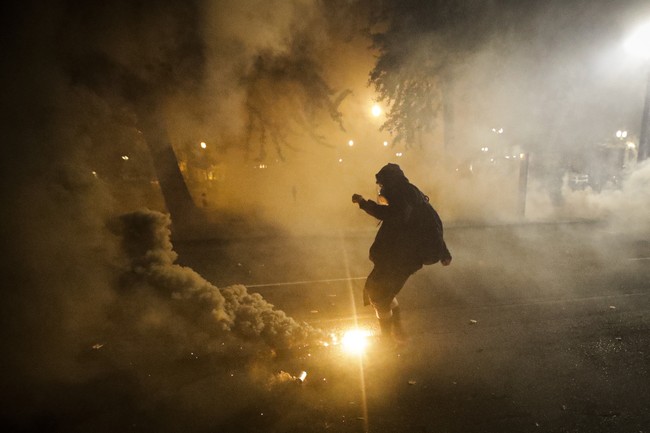 Bad Night for Antifa in Portland As Feds Move In –