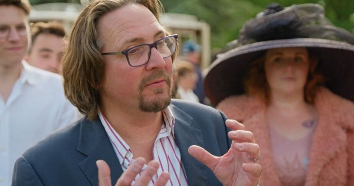 BBC fans left in stitches over 'daft' Antiques Roadshow | UK News