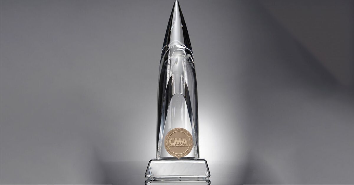 Country music fans left fuming over 'criminal' CMA | Music News