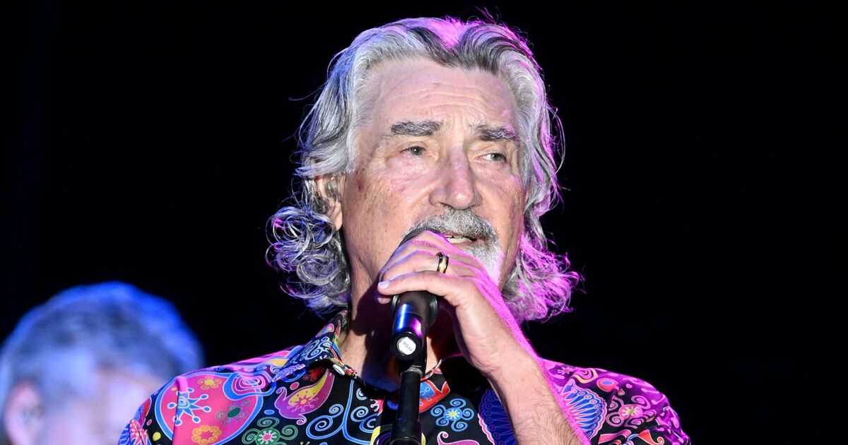 Country singer speaks out on devastating cancer | Music News