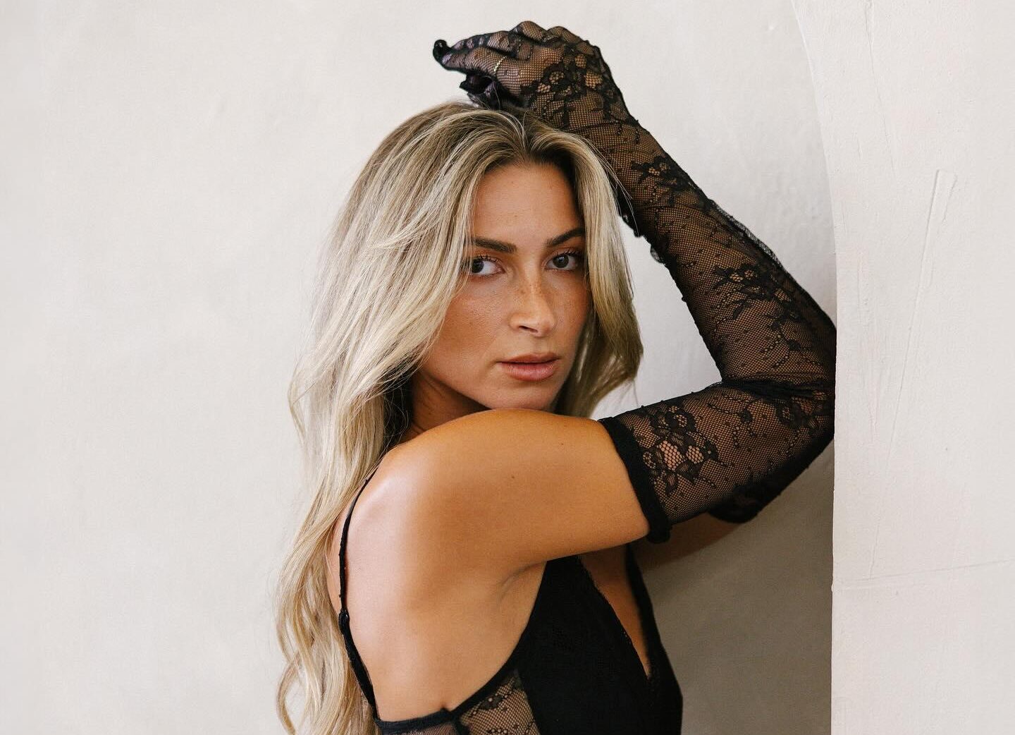 Daniella Karagach And Dylan Efron Kick Off Dancing | Gossip Wire News