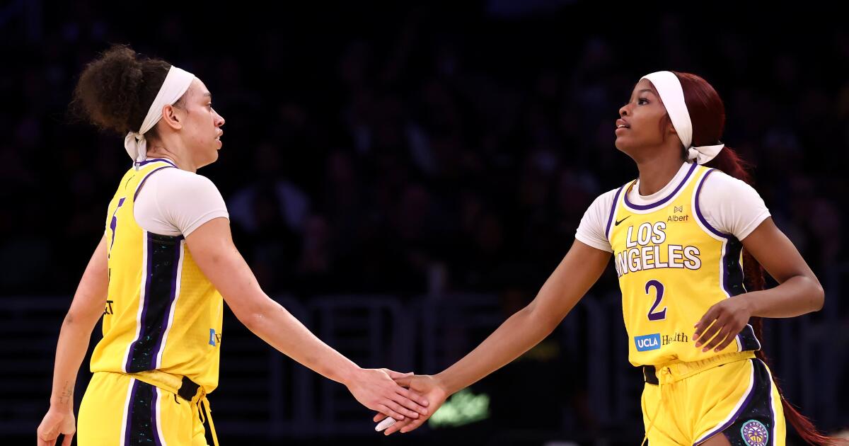 Dearica Hamby and Sparks defeat Mystics to stay in