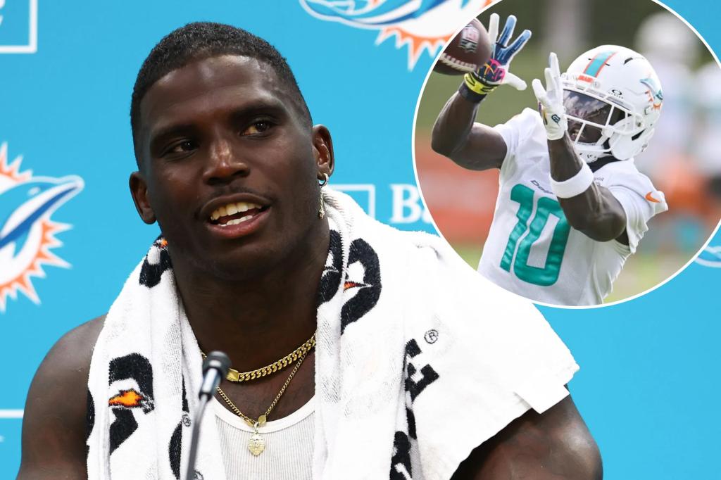 Dolphins teammates send Tyreek Hill message with | Sports News