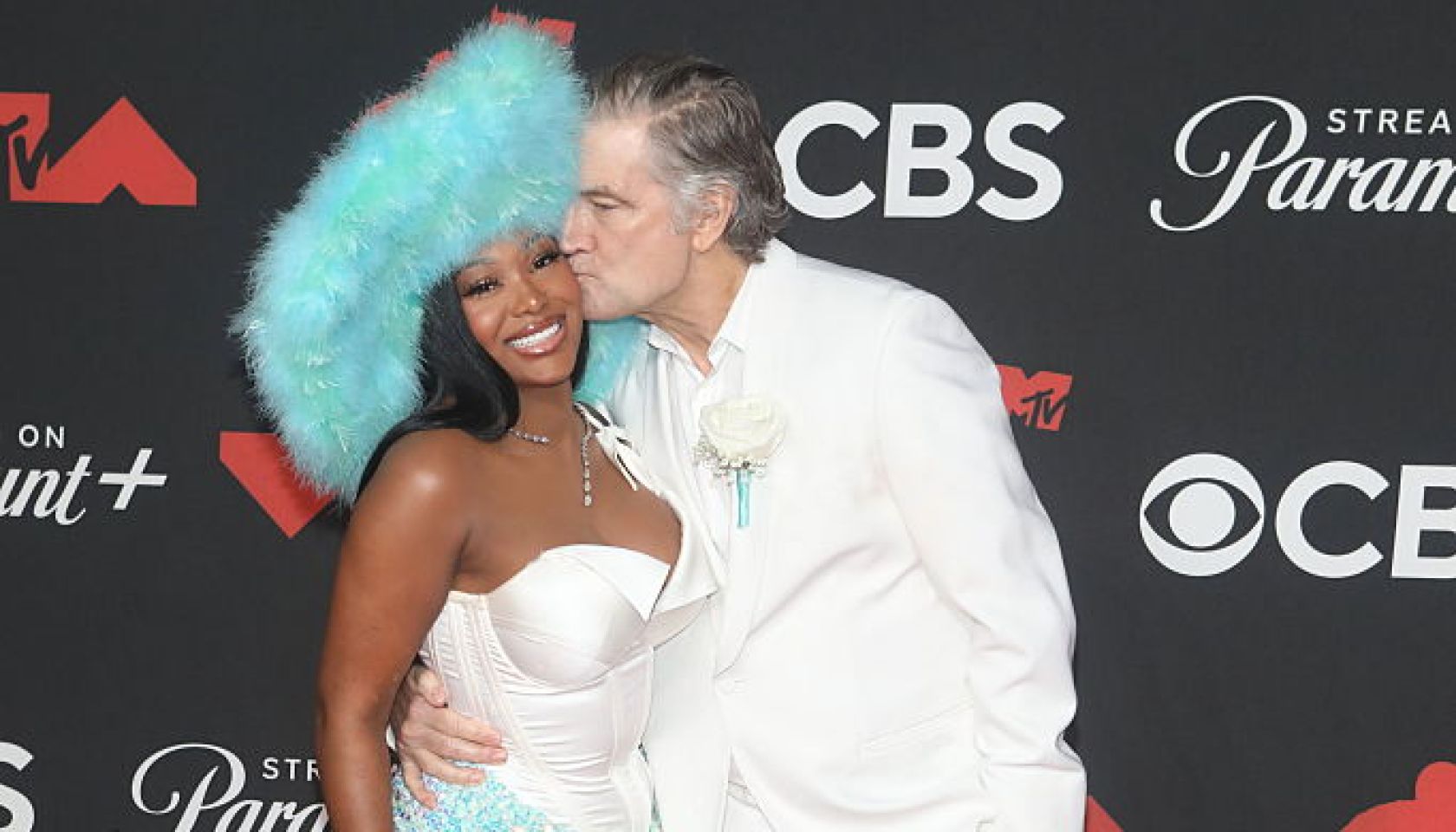 ‘F**k My Type!’ Summer Walker Pops Out With PeePaw | Gossip Wire