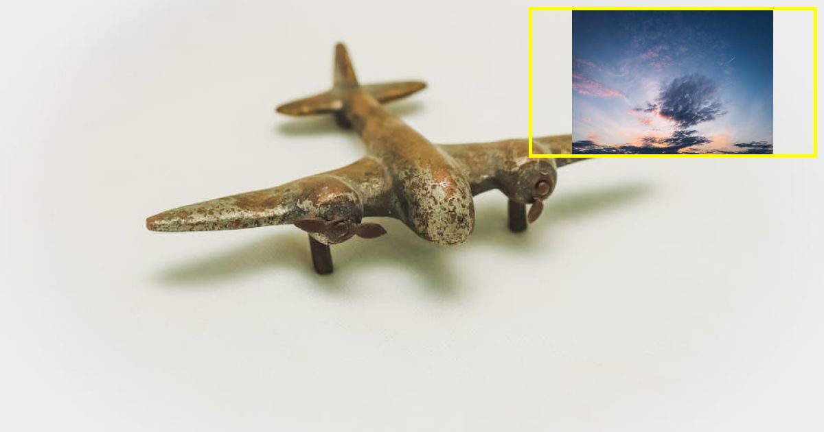 Small plane crashes into fence at Chicago Executive Airport in Wheeling