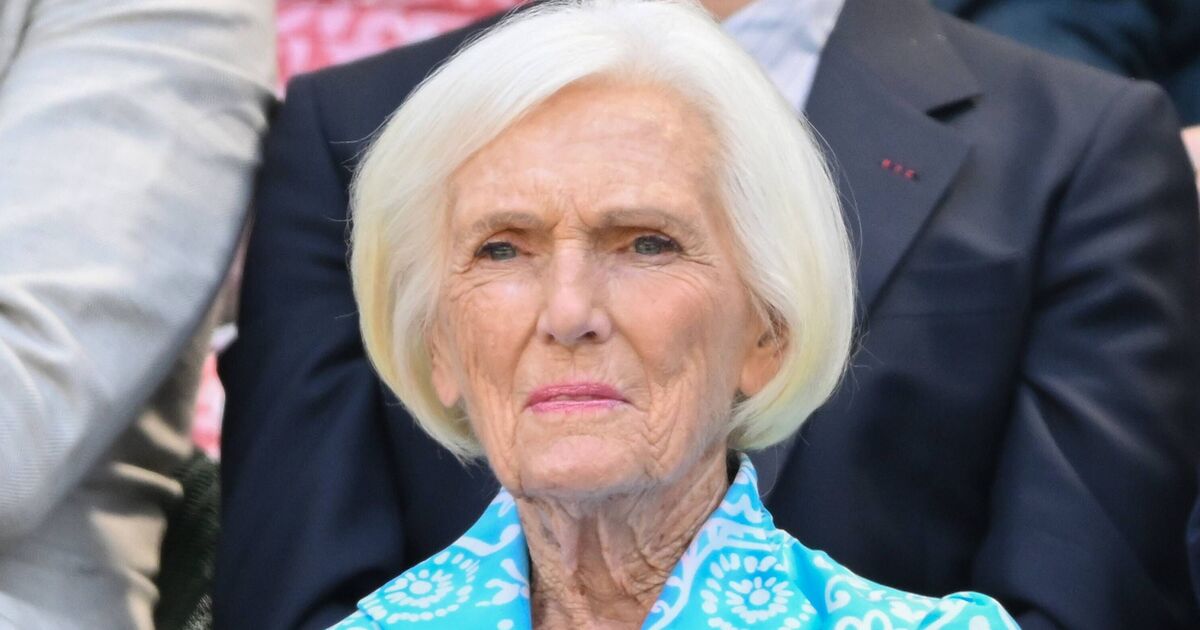 Great British Bake Off star Mary Berry shares | UK News