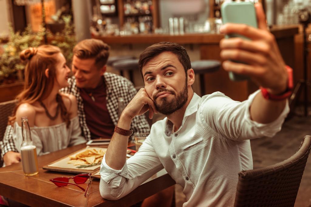 I am a third wheel to my boyfriend and his married | Lifestyle News