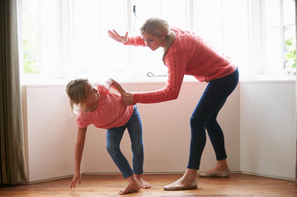 I saw a mother hit her child — should I stay | Lifestyle News