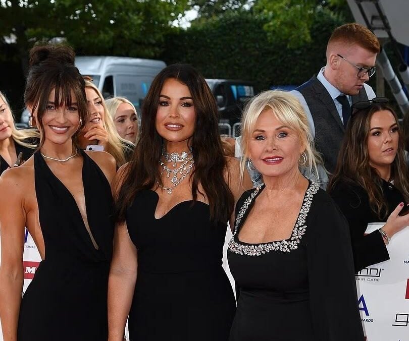 Jessica Wright And Sisters Show Off Unplanned | Gossip Wire News