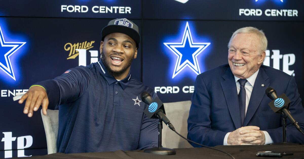Micah Parsons encourages Packers fans' chant