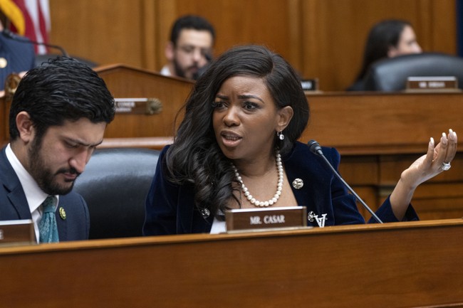 Party That Couldn’t See Biden's Frailty Now Sees