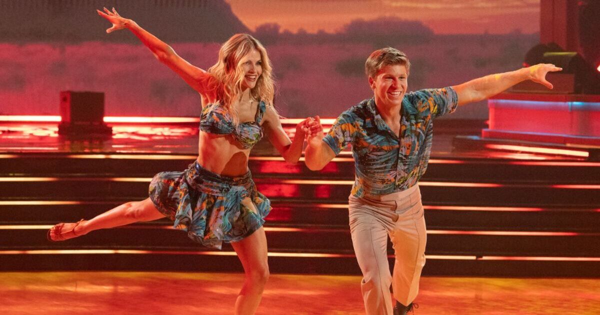 Robert Irwin leaves fans in tears as he honors | TV Shows