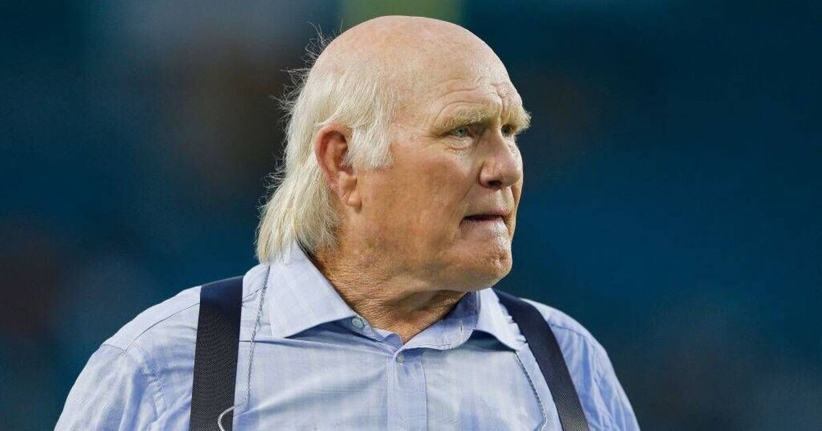 Terry Bradshaw slips up live on FOX after Donald | NFL News