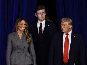 Trump makes Fox hosts laugh as he does strange | TV Shows