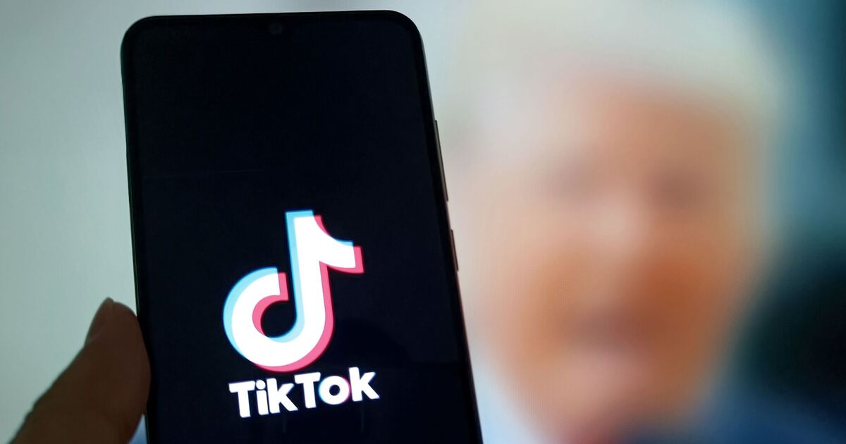 Trump makes screeching U-turn on TikTok 'deal' in | Political News