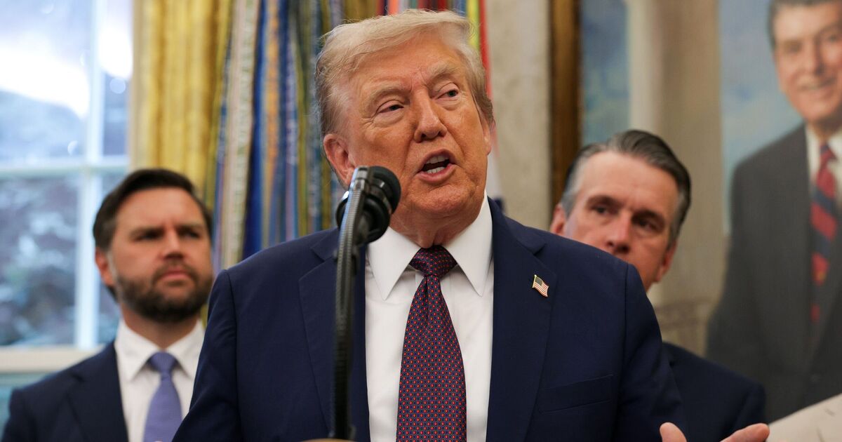 Trump's 'low energy' and 'defensive' body language | Political News