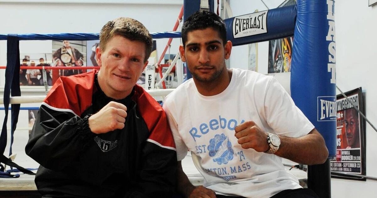 Amir Khan 'hit hard' by Ricky Hatton's death as he | Boxing News