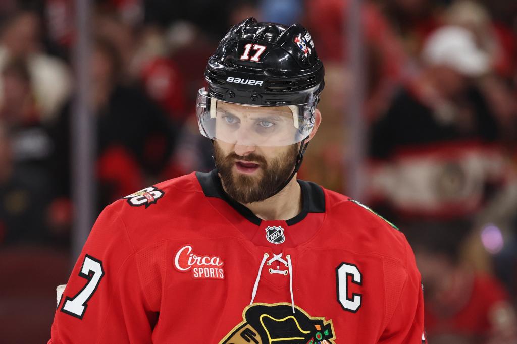 Blackhawks' Nick Foligno takes leave of absence | Sports News