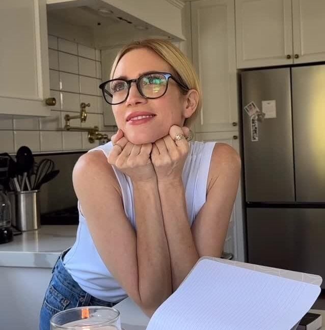 Brittany Snow’s Beach Candle Ad Delights Followers | Gossip Wire News
