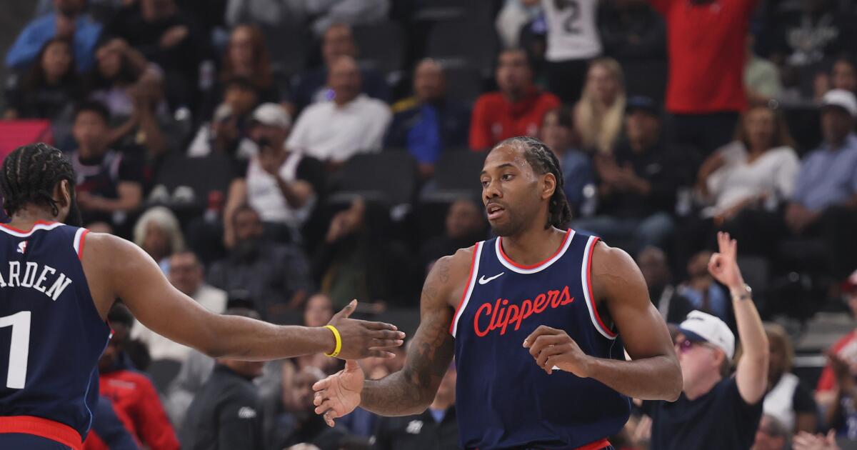 Clippers begin season with healthy Kawhi Leonard