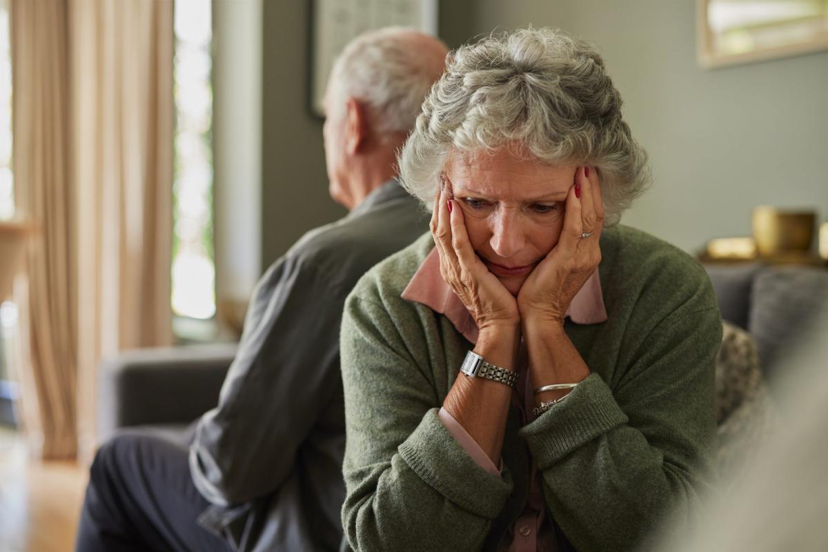 Dear Abby: My husband has become a social | Lifestyle News