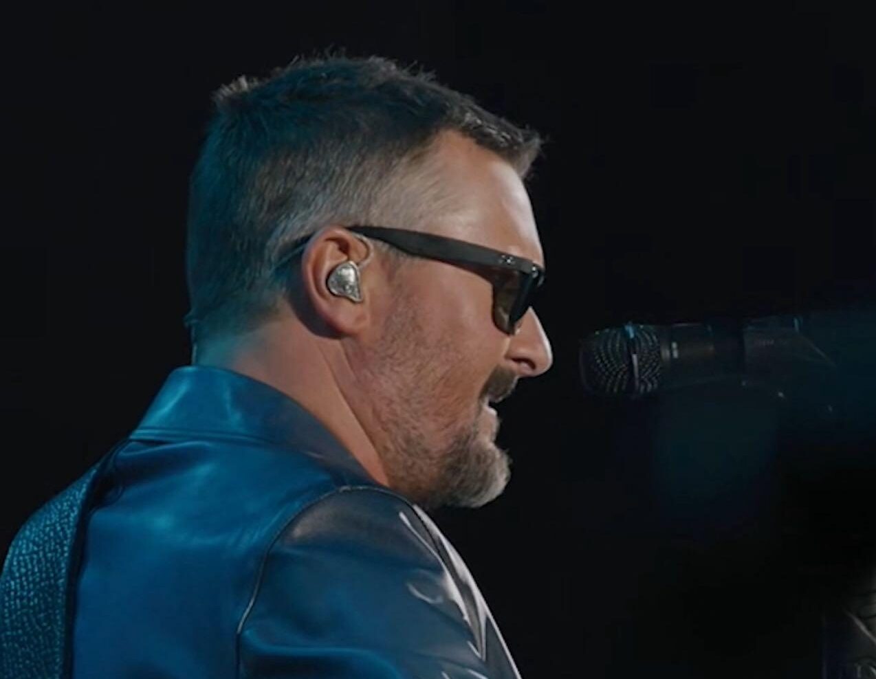 Eric Church Goes Undercover At His Own Concert And | Gossip Wire News