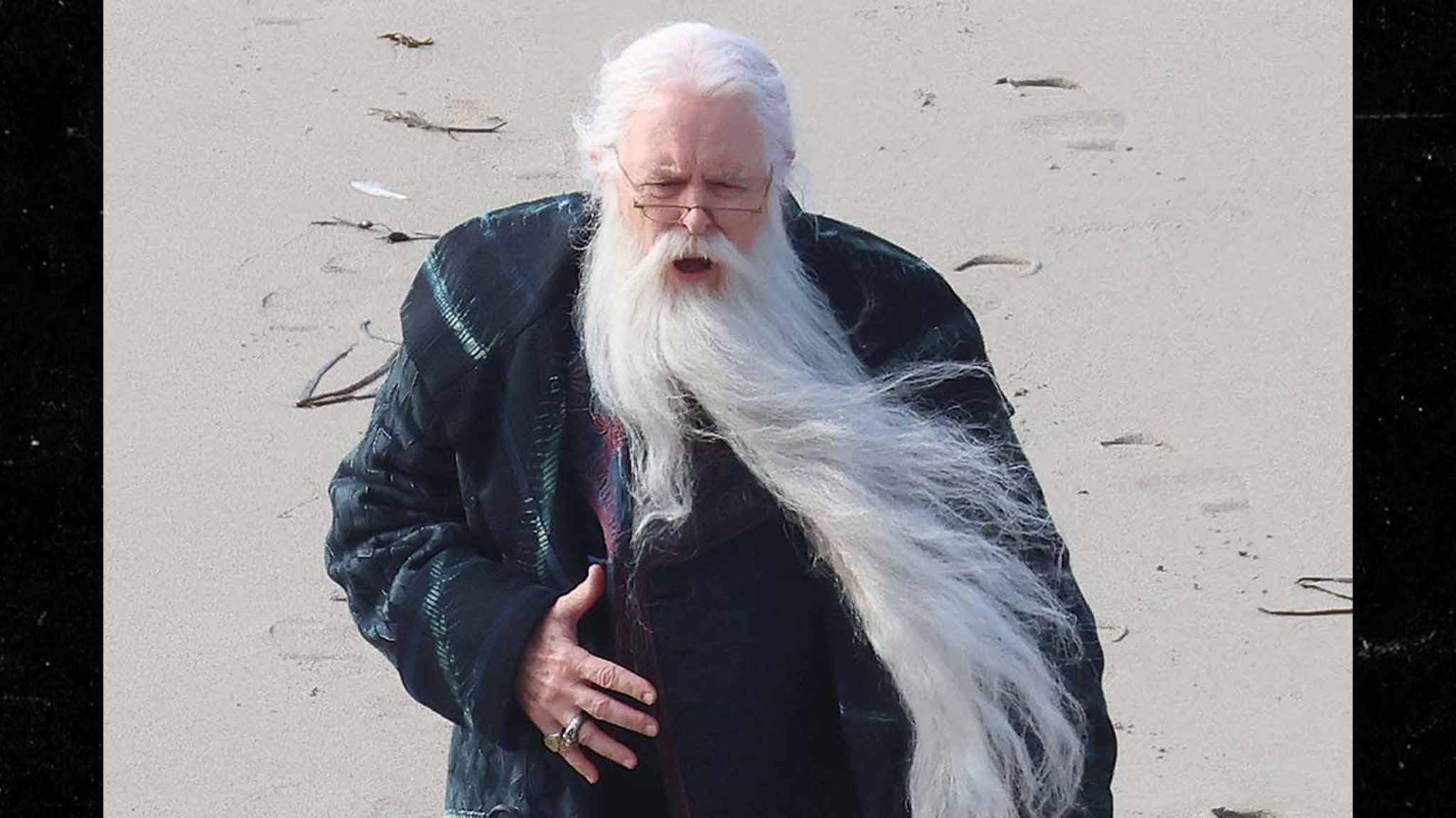 First Look at John Lithgow on 'Harry