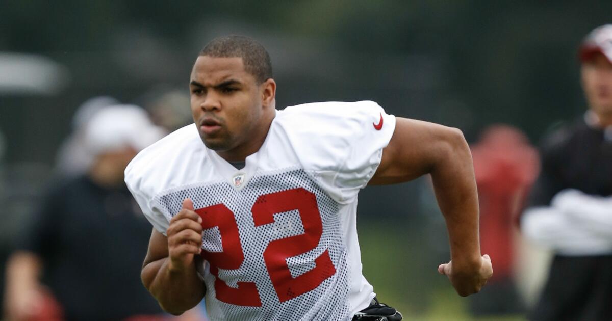 Former NFL star Doug Martin died while in Oakland