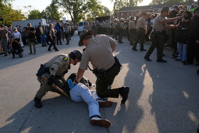 ICE Agents Come Under Large Scale Coordinated