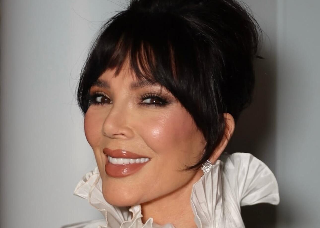 Kris Jenner Stuns In Paris Wearing 1993 Oscar De | Gossip Wire News